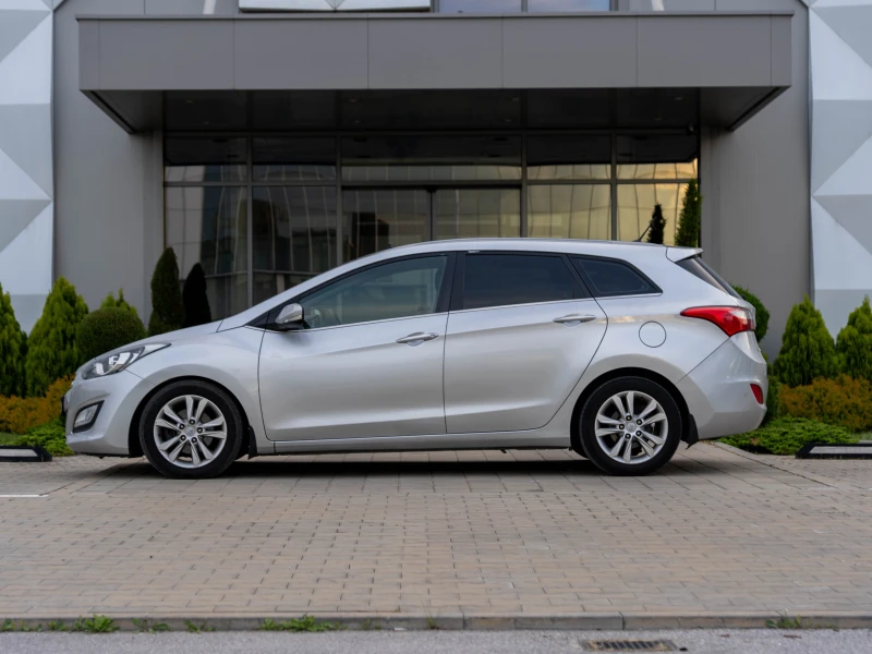 Hyundai I30 1.6 CRDI - 110к.с - АВТОМАТИК - КЛИМАТРОНИК , снимка 5 - Автомобили и джипове - 50450749