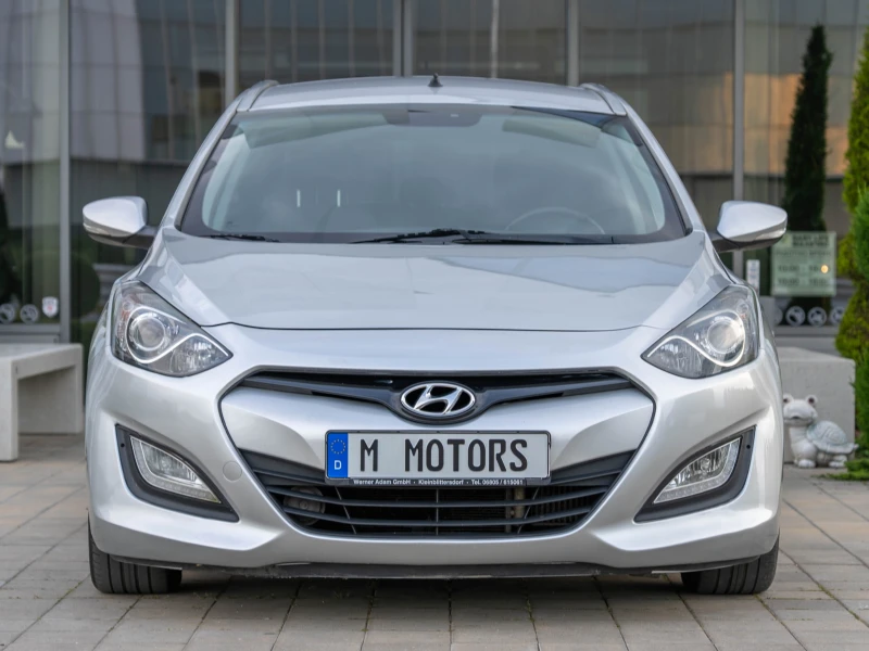 Hyundai I30 1.6 CRDI - 110к.с - АВТОМАТИК - КЛИМАТРОНИК , снимка 2 - Автомобили и джипове - 50450749