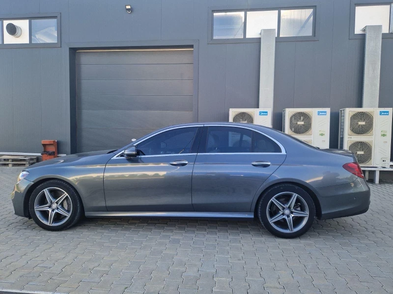 Mercedes-Benz E 300 4Matic/AMG/Серв. ист./2 ключа/Масаж/CarPlay/Пано, снимка 8 - Автомобили и джипове - 52488509