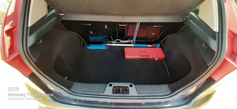 Ford Fiesta Бензин/Газ, снимка 8 - Автомобили и джипове - 52854328