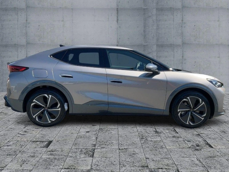 Cupra Tavascan VZ 84kWh AWD MATRIX-LED CAMERA FRONT-ASSIST, снимка 3 - Автомобили и джипове - 51508637