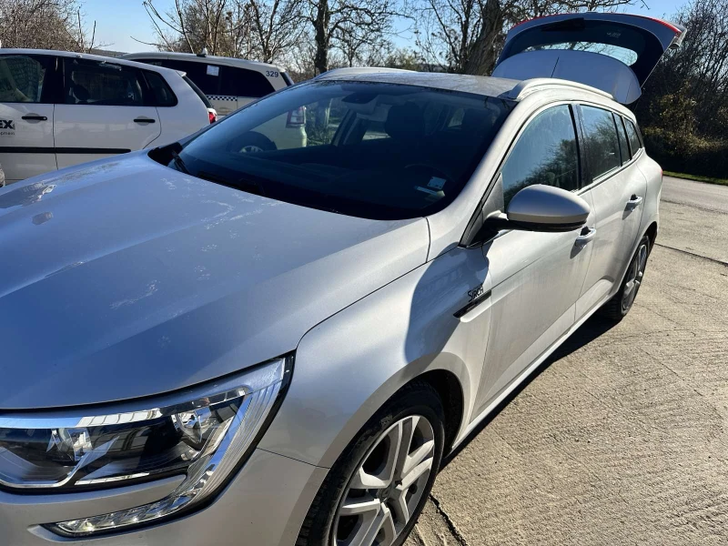 Renault Megane, снимка 2 - Автомобили и джипове - 52528017