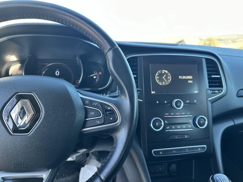 Renault Megane, снимка 8 - Автомобили и джипове - 52528017