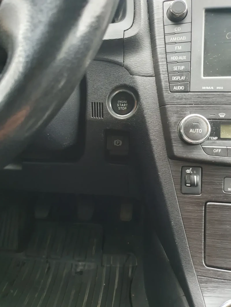 Toyota Avensis 115.000км, снимка 15 - Автомобили и джипове - 52980043