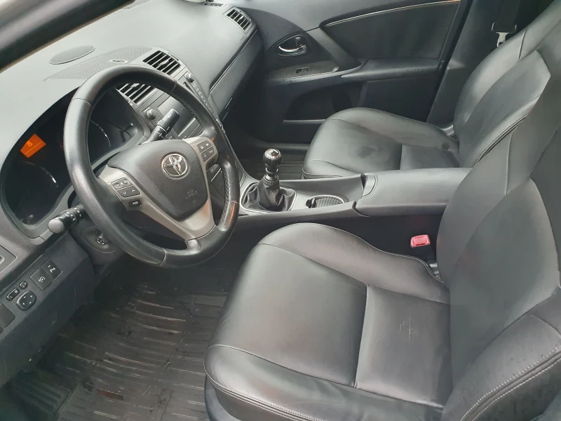 Toyota Avensis Luxury 115.000км, снимка 10 - Автомобили и джипове - 52589621