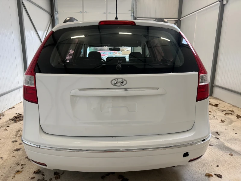 Hyundai I30 1.6 CRDI, снимка 6 - Автомобили и джипове - 52996926