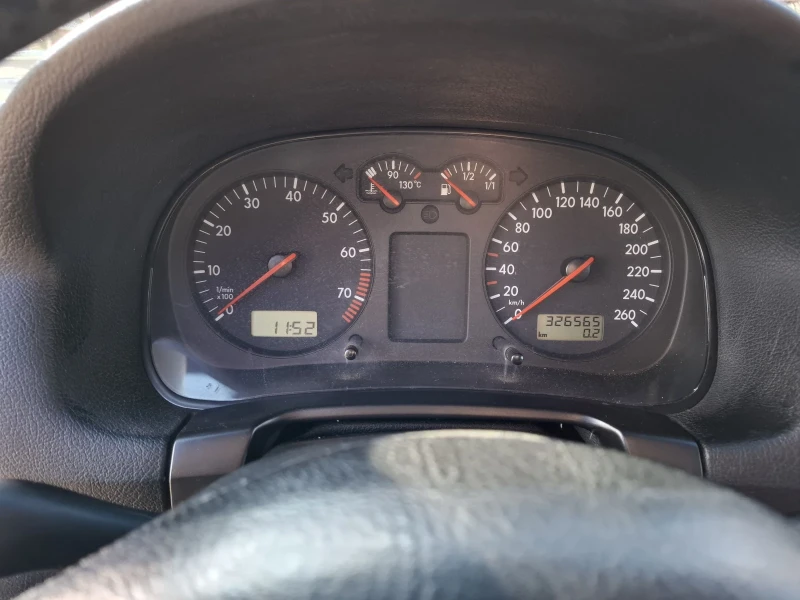 VW Golf 1.8T GTI, снимка 12 - Автомобили и джипове - 53237958