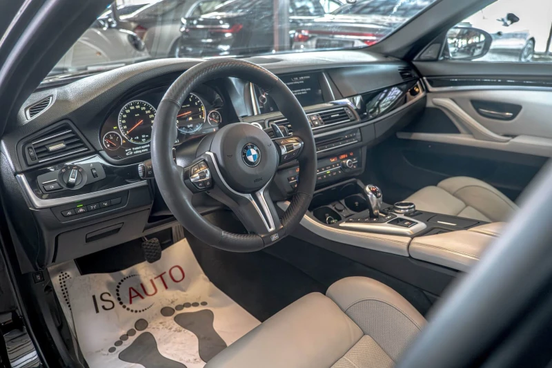 BMW M5 4.4 V8/Камера/Harman Kardon/Обдухване/Карбон/Soft , снимка 9 - Автомобили и джипове - 53580594