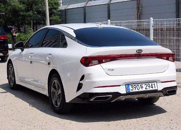 Kia K5 100%реални километри, Гаранция, Осигурена поддръжк - изображение 3