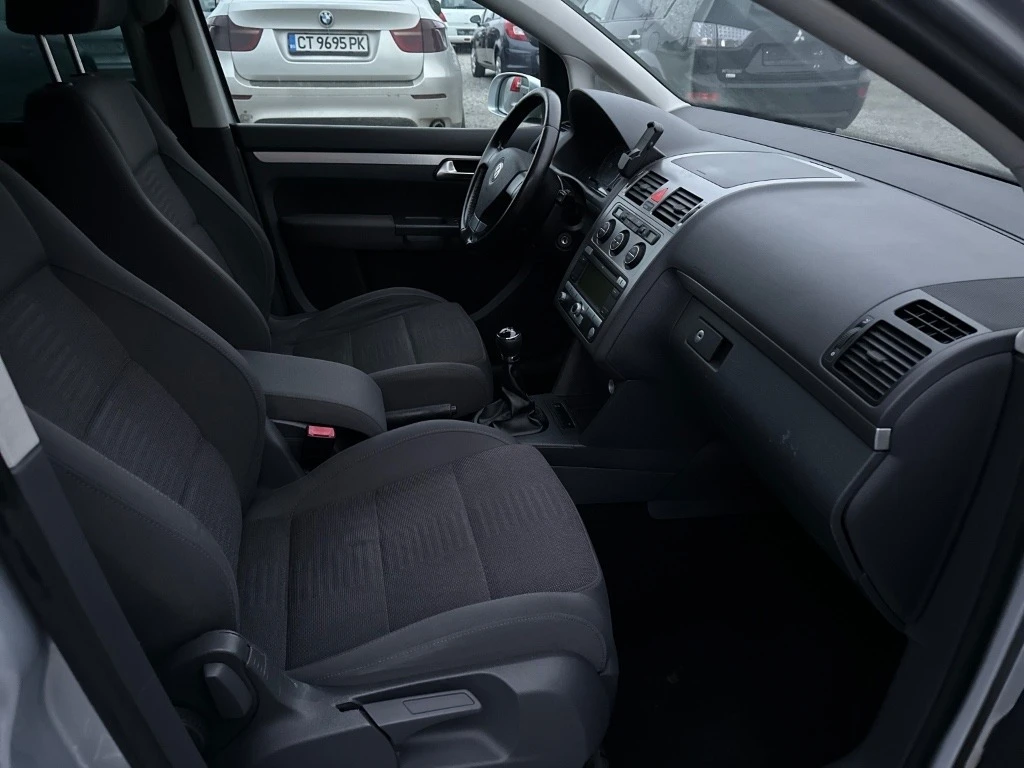 VW Touran 2.0TDI - изображение 9