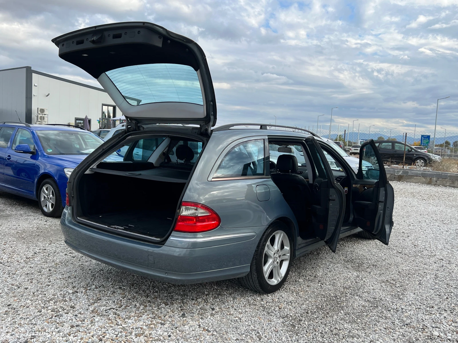 Mercedes-Benz E 320 ---- | Mobile.bg   13