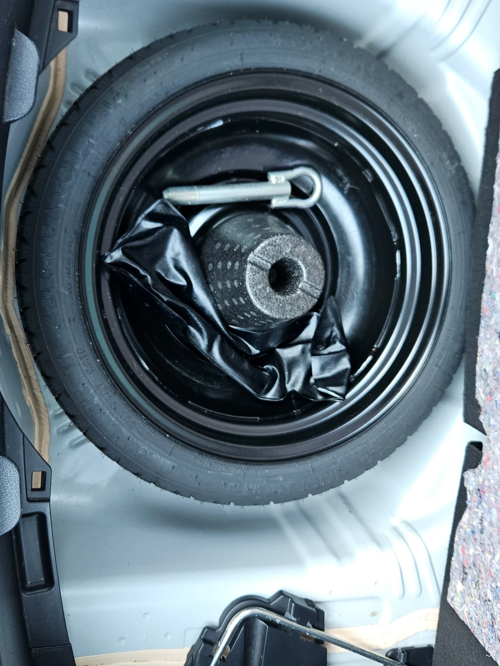Toyota Yaris 1.3  VVT EURO 5 , снимка 12 - Автомобили и джипове - 53334897