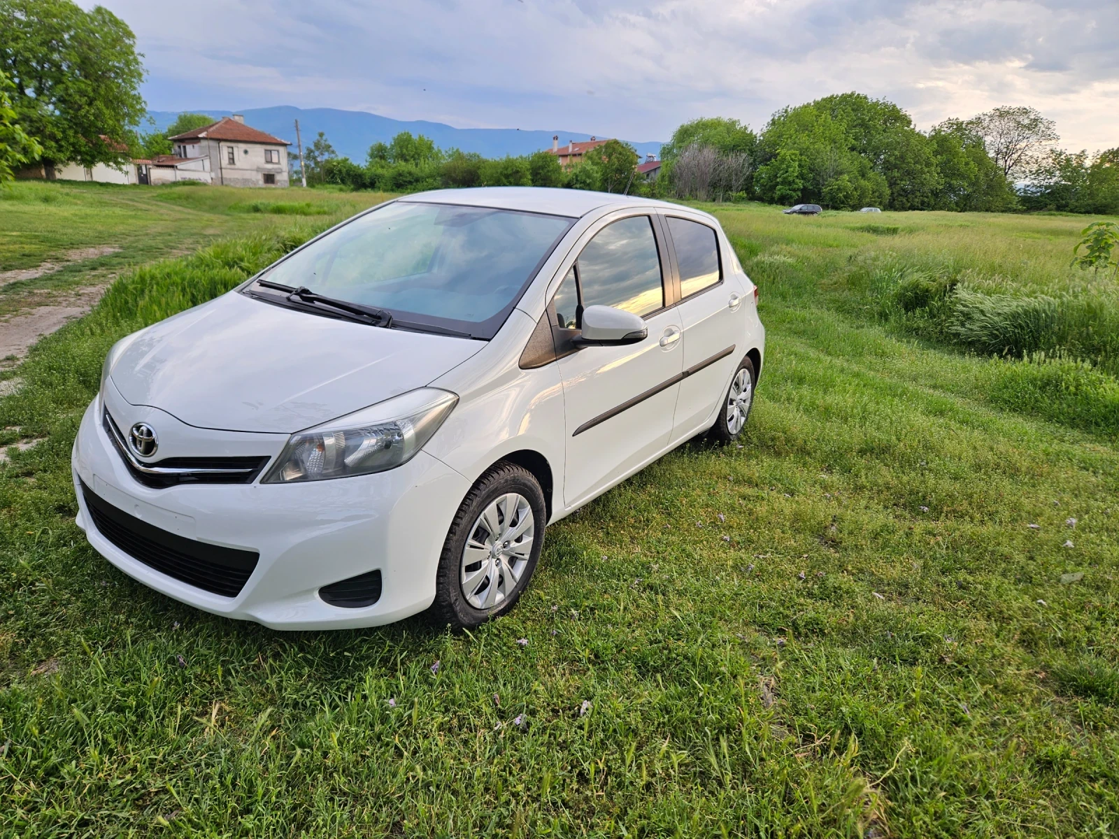 Toyota Yaris 1.3  VVT EURO 5 , снимка 6 - Автомобили и джипове - 53334897