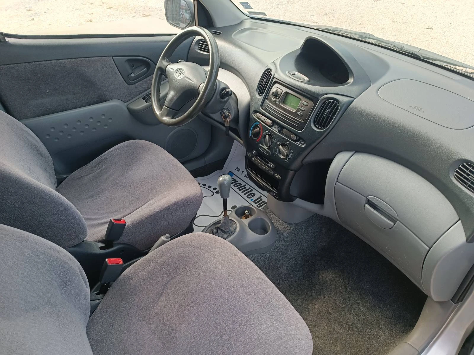 Toyota Yaris verso 1.3 VVTI ГАЗ - изображение 9
