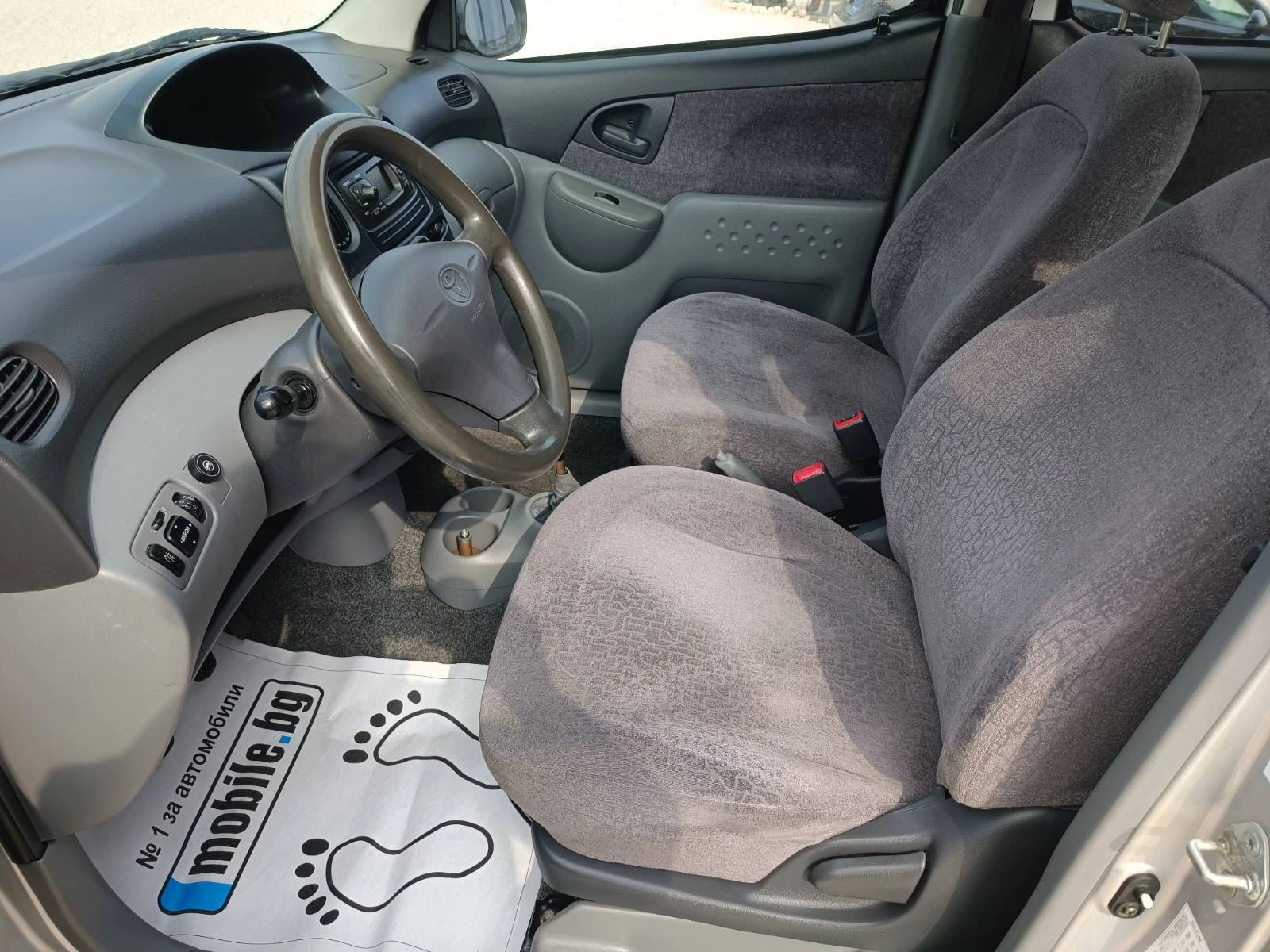 Toyota Yaris verso 1.3 VVTI ГАЗ - изображение 8