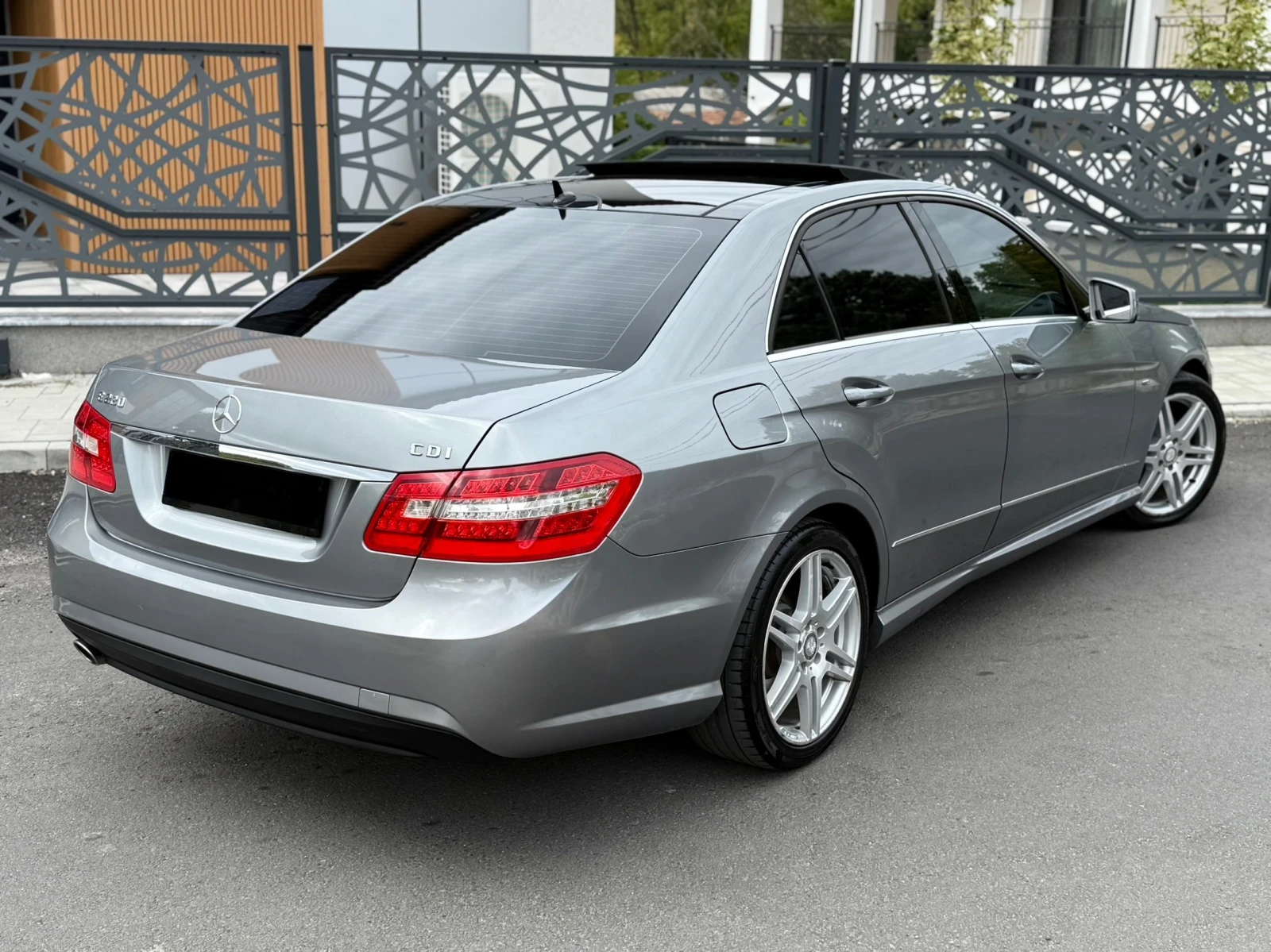 Mercedes-Benz E 220 E220 AMG Ambient  - изображение 3