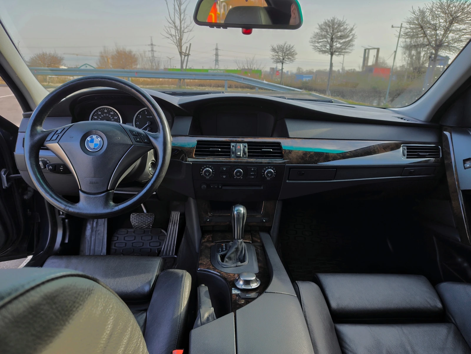 BMW 545 пълни екстри, само 120 000 км, снимка 8 - Автомобили и джипове - 54372754