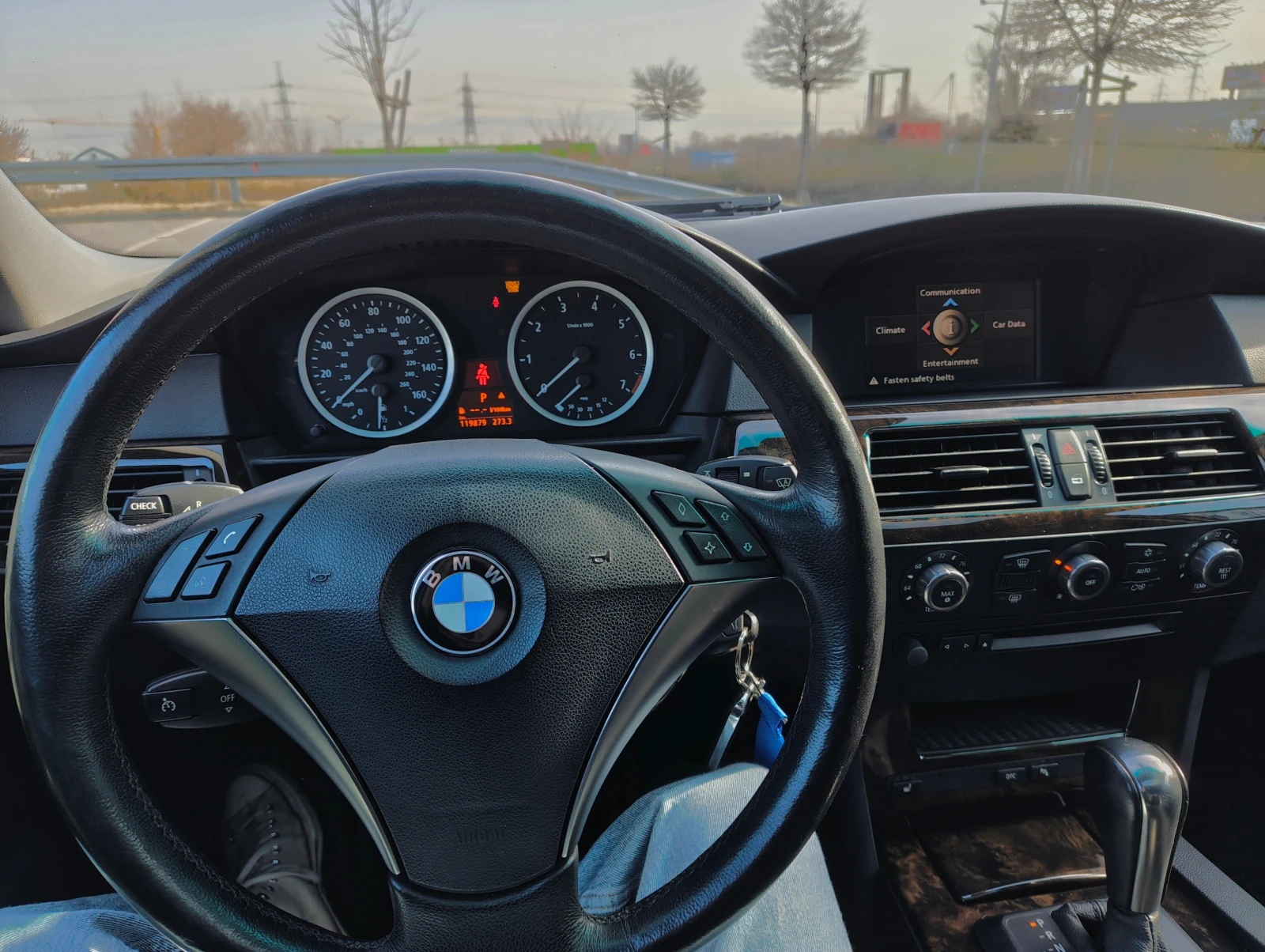 BMW 545 пълни екстри, само 120 000 км, снимка 9 - Автомобили и джипове - 54372754