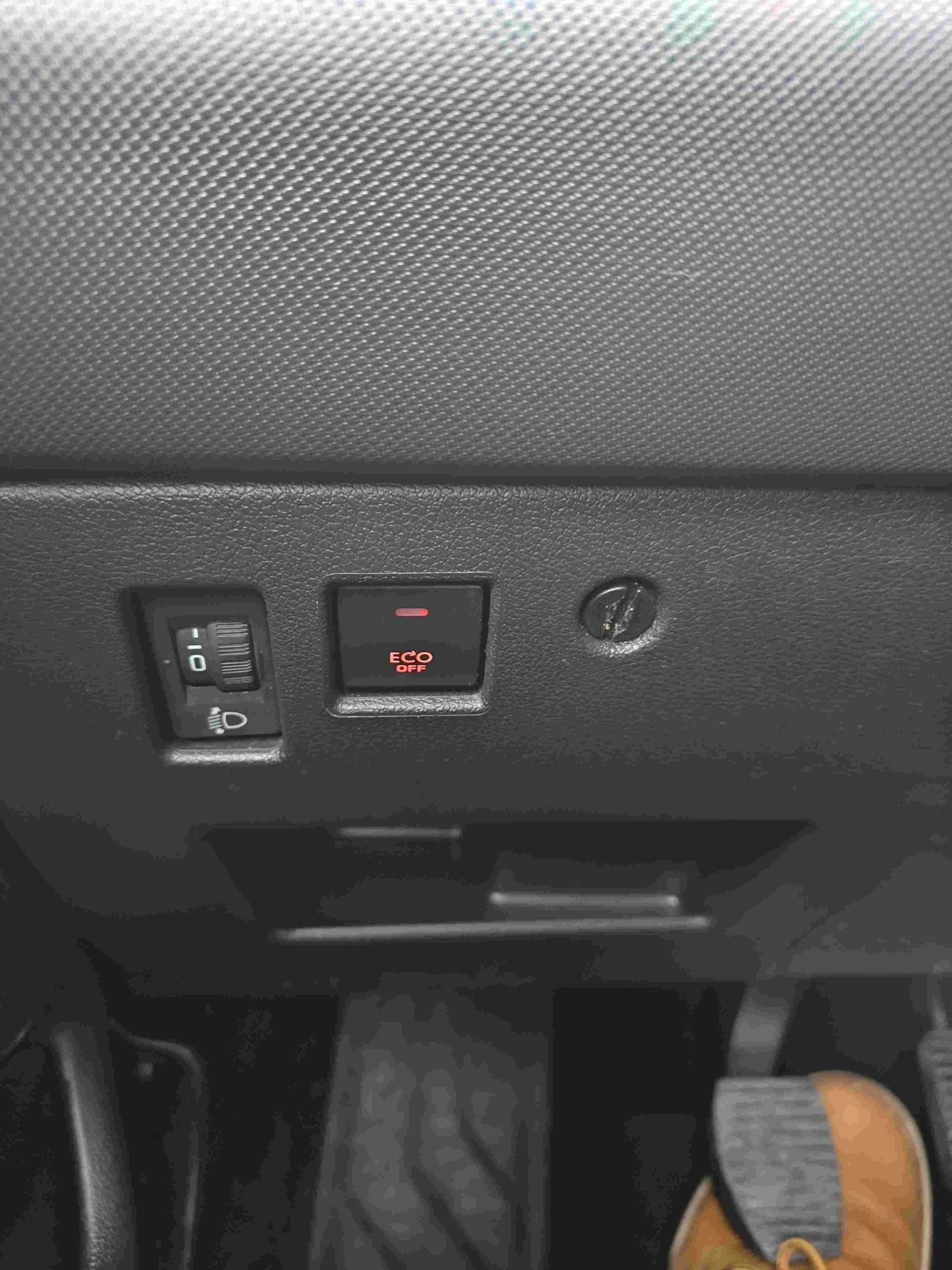 Peugeot 308 Phase II 2011, снимка 10 - Автомобили и джипове - 53744727