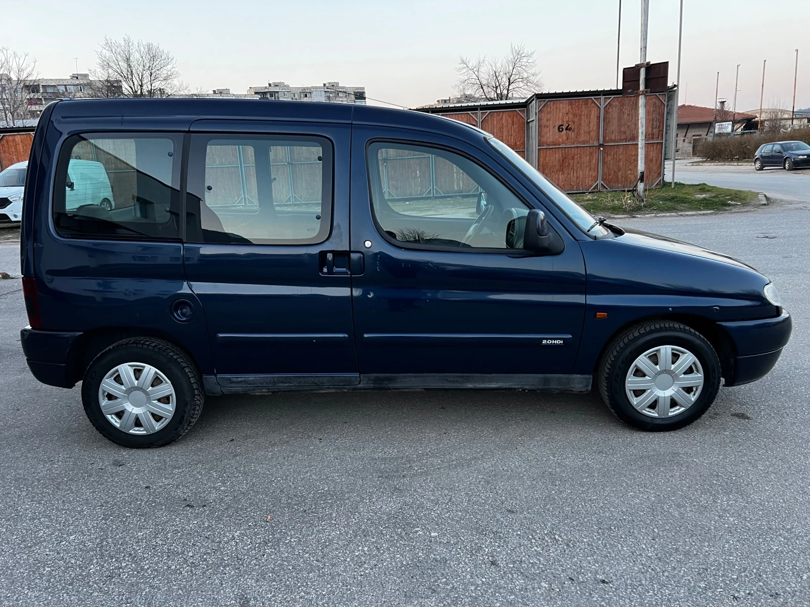 Citroen Berlingo 2.0HDI 90к.с * Климатик* , снимка 6 - Автомобили и джипове - 53817933