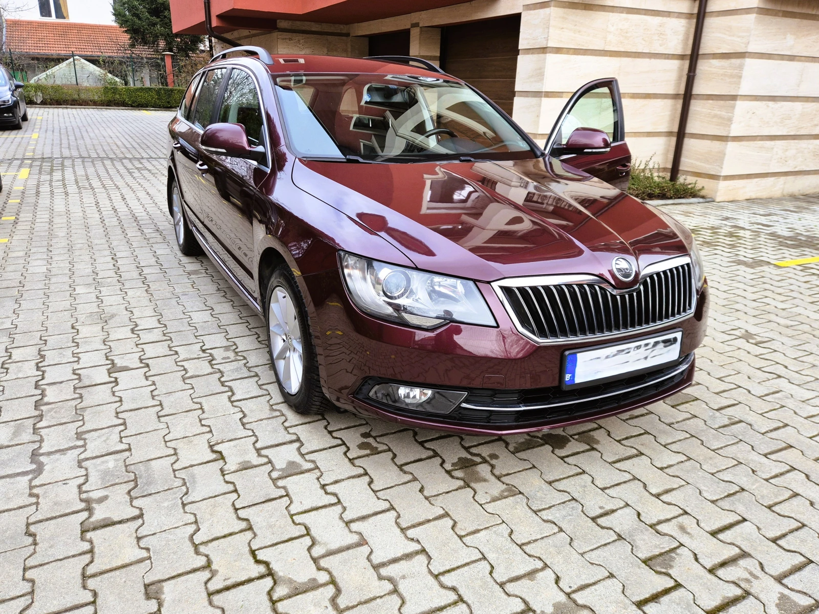 Skoda Superb Facelift , снимка 16 - Автомобили и джипове - 53875237