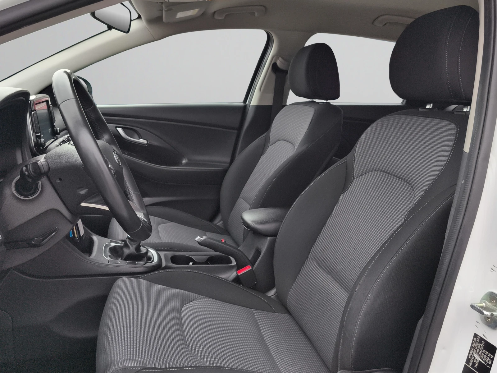 Hyundai I30 1.5DPi 110hp MT6 E6 // 2110R07 | Mobile.bg � ����������� 11