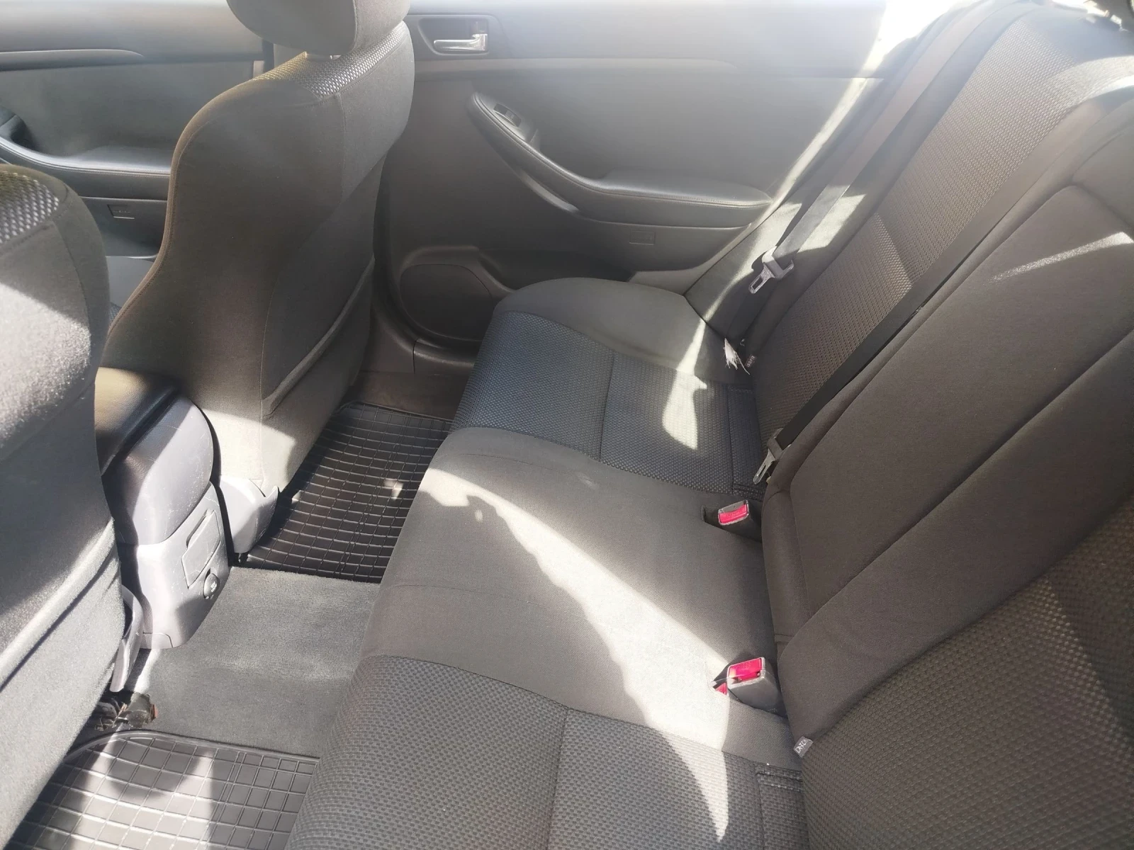 Toyota Avensis 2.0D4D  -116к.с, снимка 7 - Автомобили и джипове - 54093042