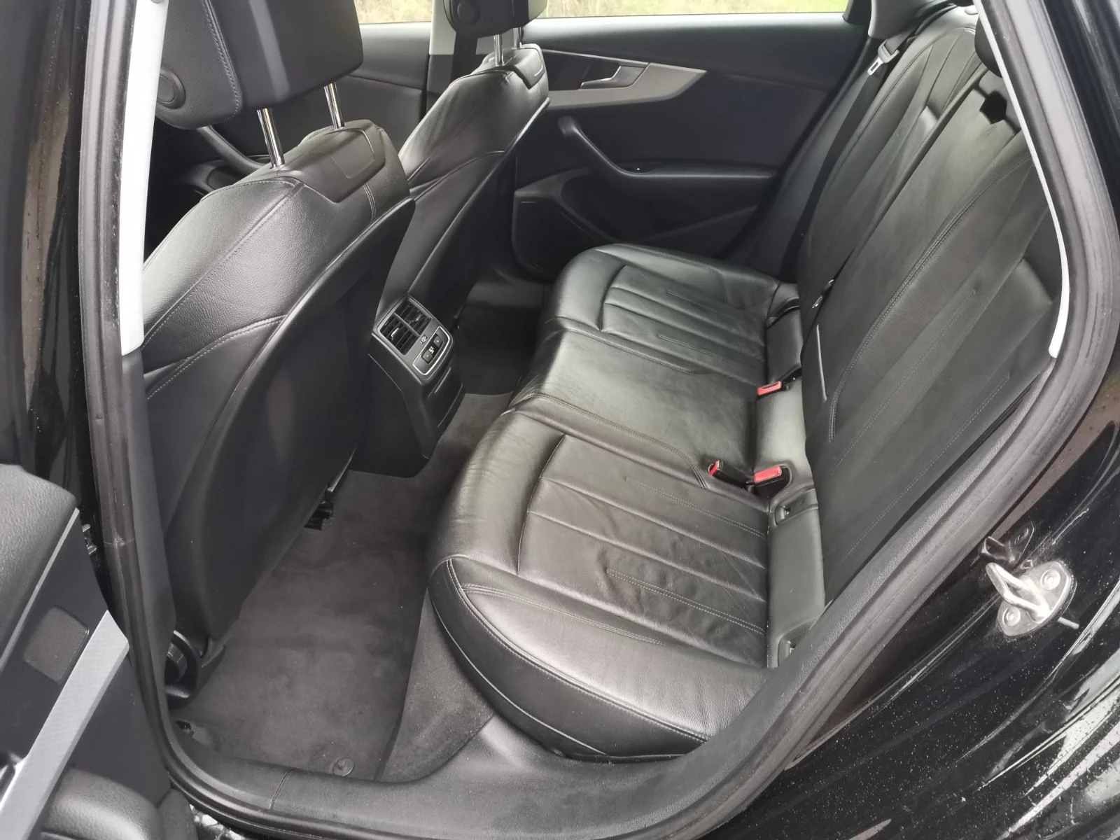 Audi A4 2.0 QUATTRO DISTRONIC DIGITAL COCKPIT LED, снимка 12 - Автомобили и джипове - 54218872