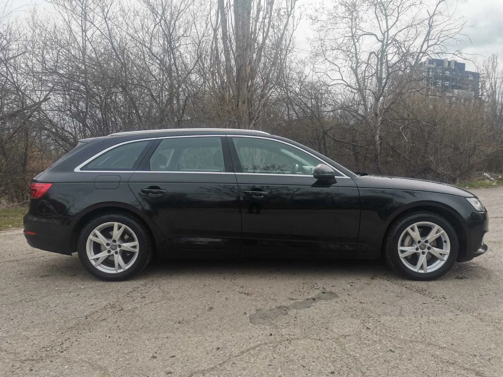 Audi A4 2.0 QUATTRO DISTRONIC DIGITAL COCKPIT LED, снимка 4 - Автомобили и джипове - 54218872