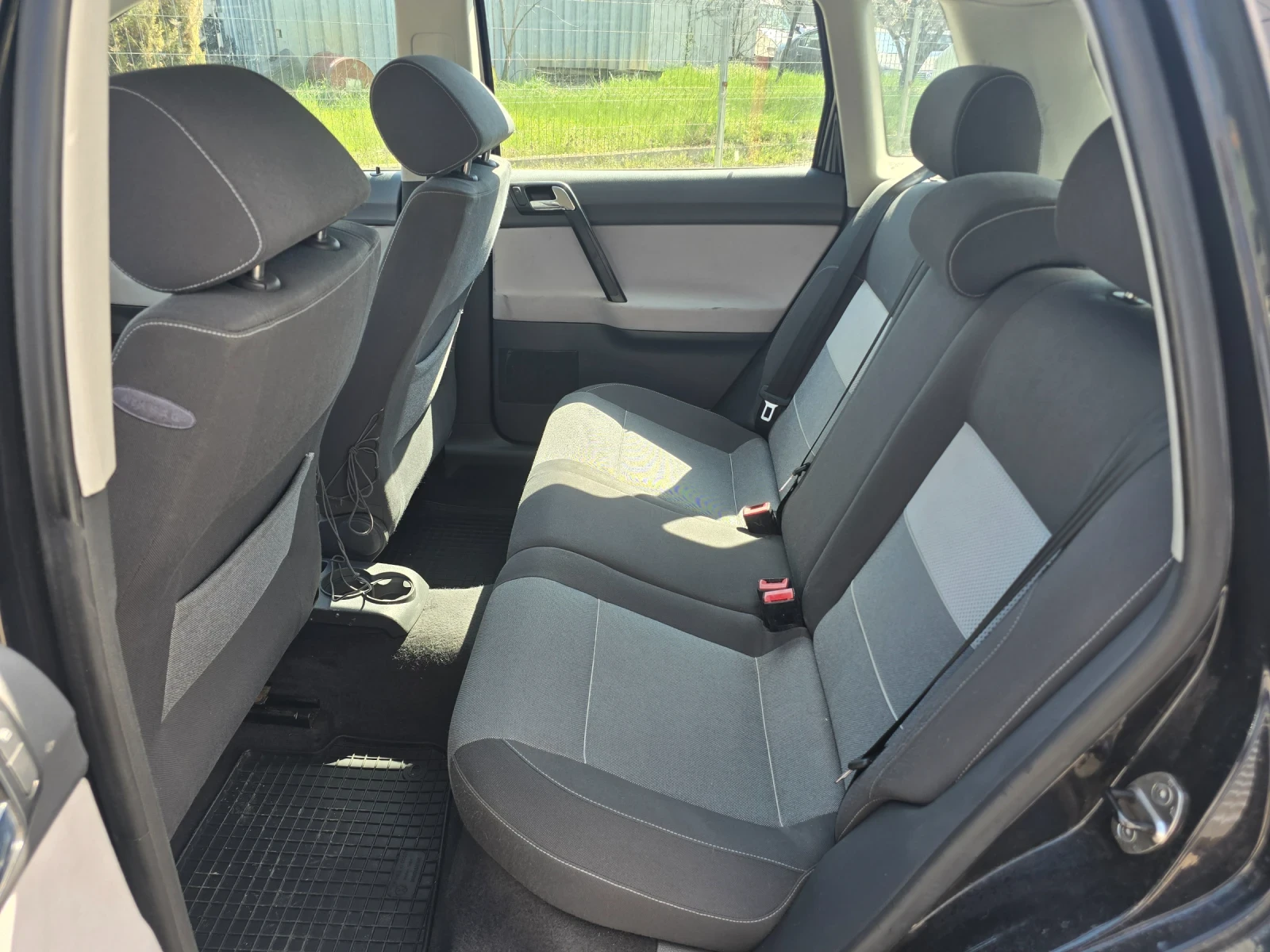 VW Polo Fun 1.4 TDI, снимка 9 - Автомобили и джипове - 54221894