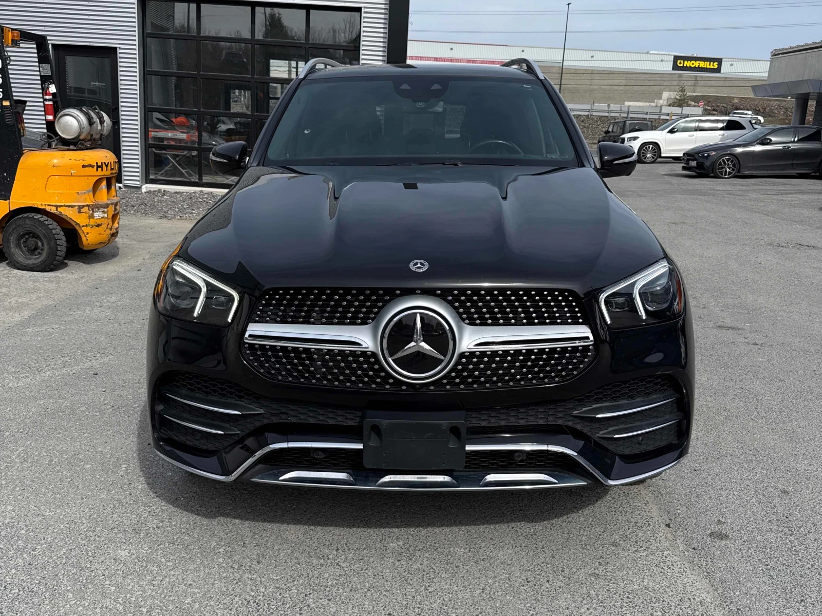 Mercedes-Benz GLE 450 Amg-pack* Back cam* Pano* Burmester* Обдухване* , снимка 2 - Автомобили и джипове - 54428489