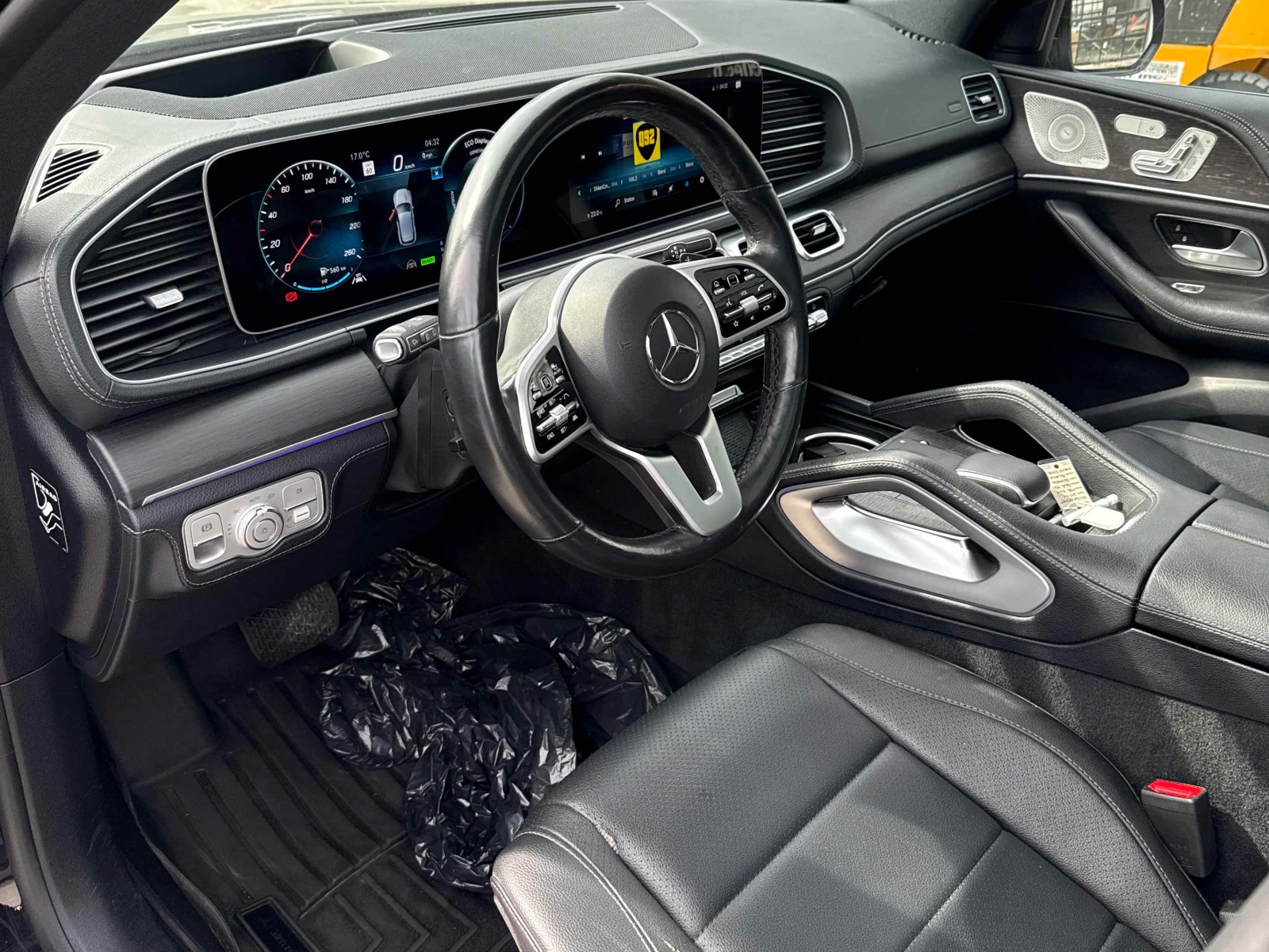 Mercedes-Benz GLE 450 Amg-pack* Back cam* Pano* Burmester* Обдухване* , снимка 7 - Автомобили и джипове - 54428489