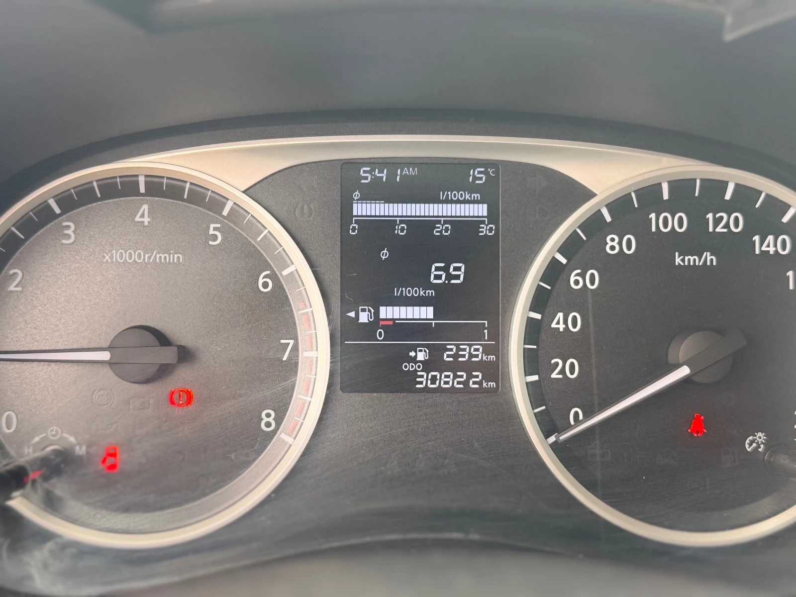 Nissan Micra 1.0I, снимка 10 - Автомобили и джипове - 54478925