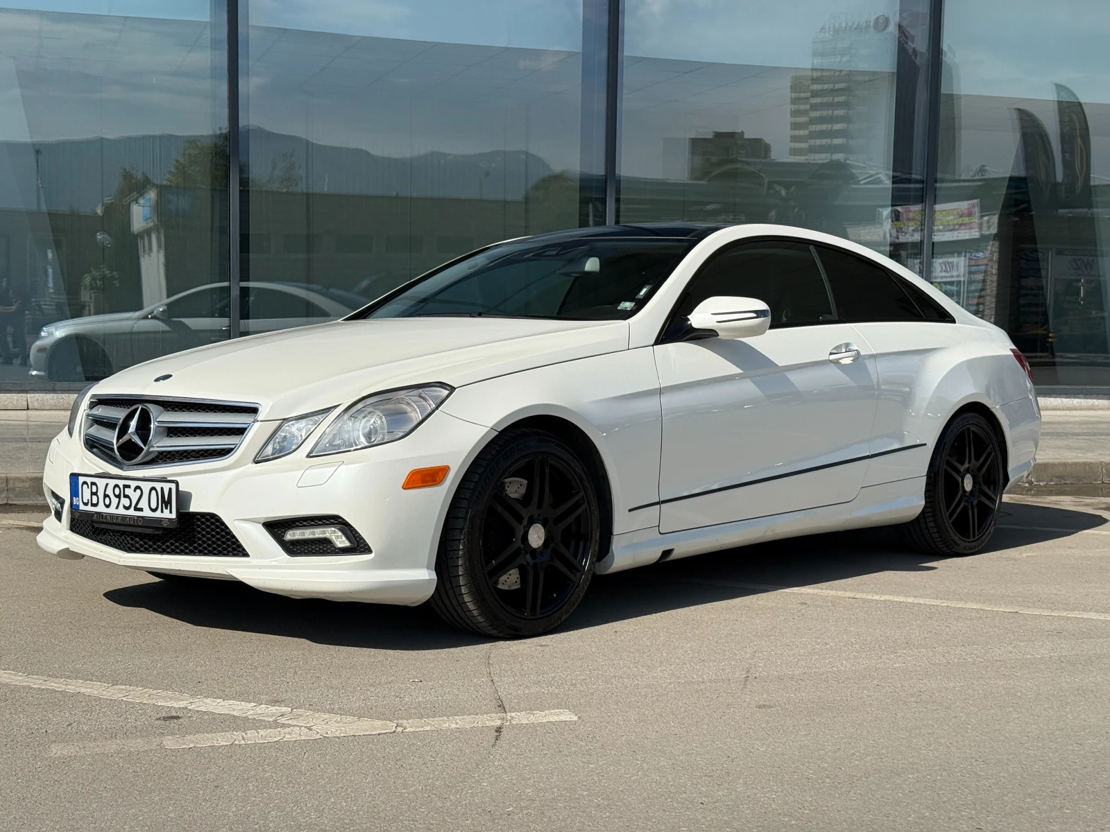 Mercedes-Benz E 500 6 МЕСЕЦА ГАРАНЦИЯ/388к.с. AMG Pack/Газов инжекцион