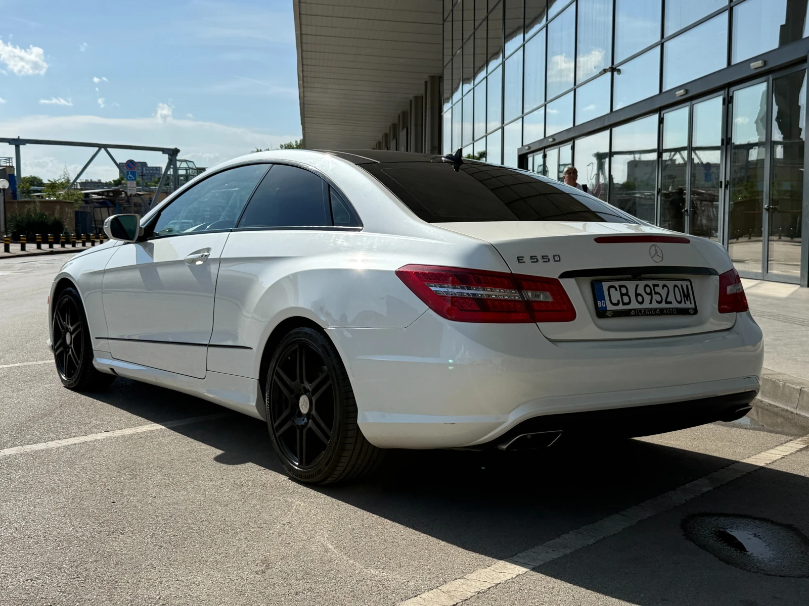 Mercedes-Benz E 500 6 МЕСЕЦА ГАРАНЦИЯ/388к.с. AMG Pack/Газов инжекцион, снимка 3 - Автомобили и джипове - 54747042