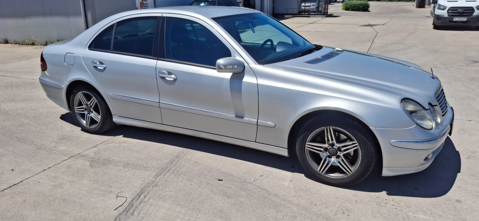 Mercedes-Benz E 270 Авангард, снимка 2 - Автомобили и джипове - 54912077