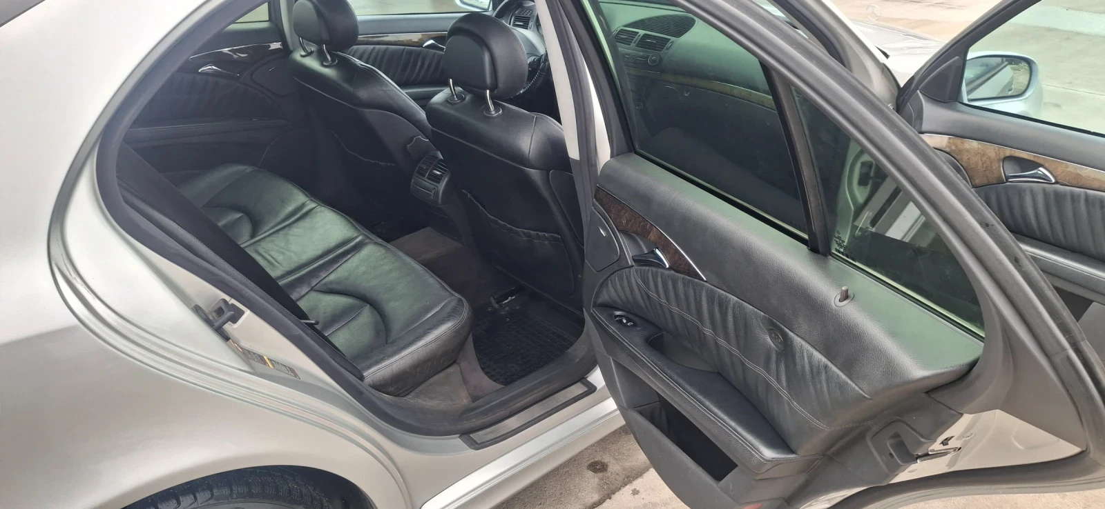 Mercedes-Benz E 270 Авангард, снимка 8 - Автомобили и джипове - 54912077
