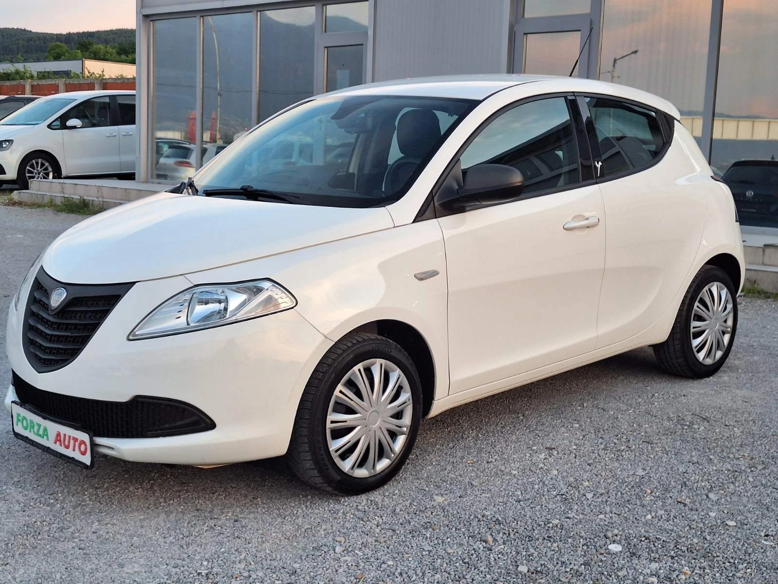 Lancia Ypsilon 1.2I-EURO 6