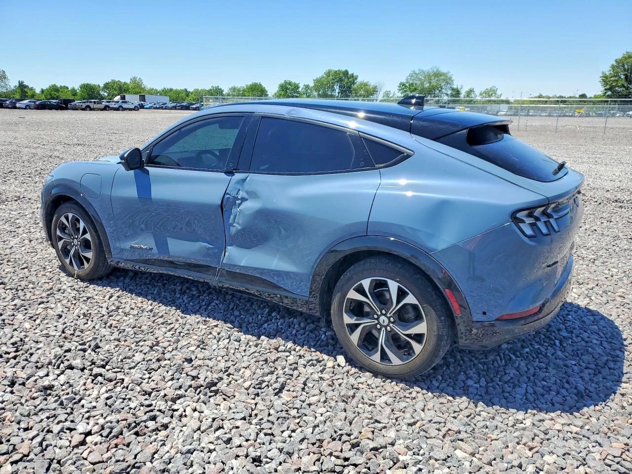 Ford Mustang Mach-E Premium, снимка 2 - Автомобили и джипове - 55127068