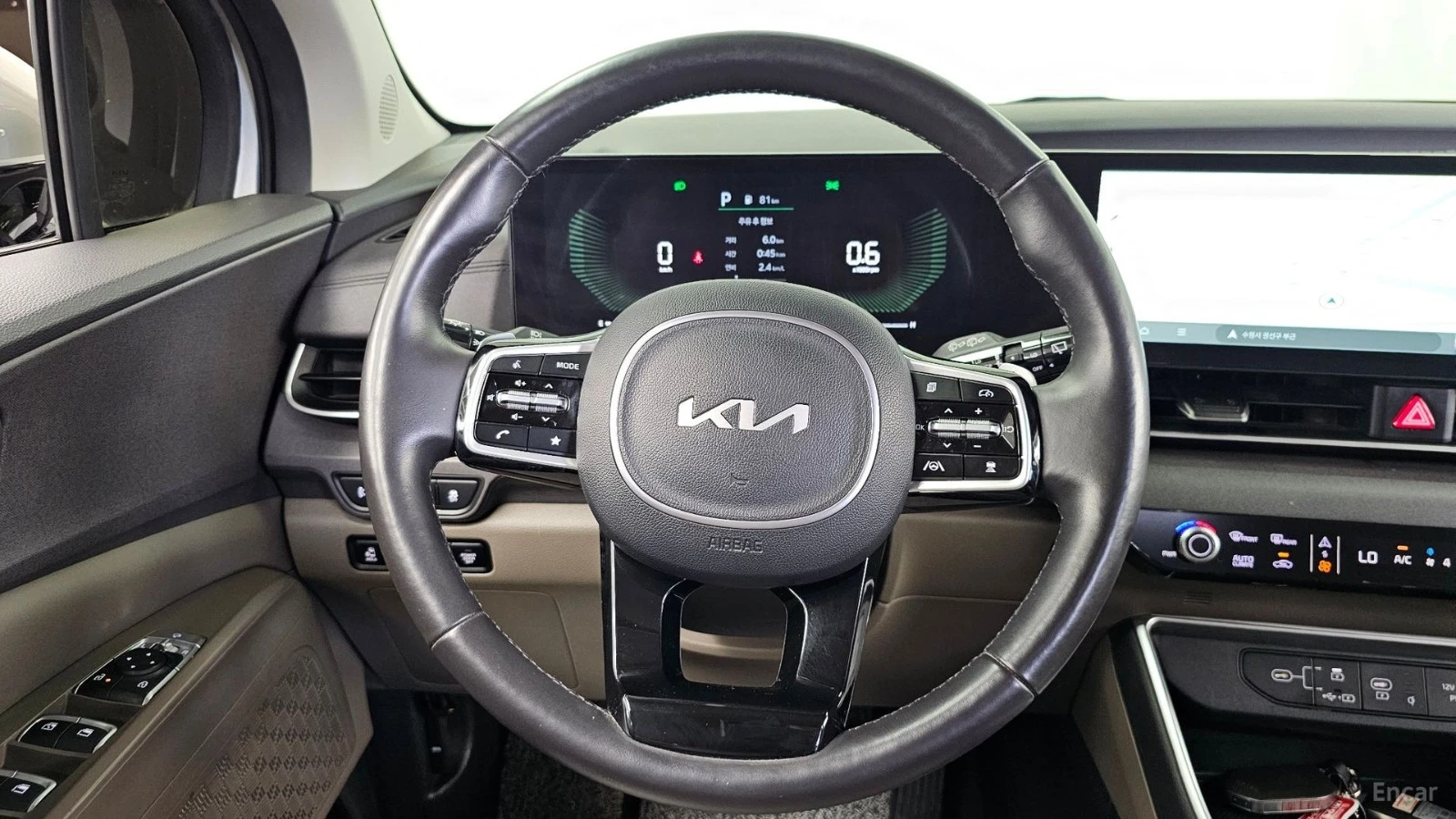 Kia Carnival 3.5* PRESTIGE* ПОДГРЕВ* ОБДУХВАНЕ* КАМЕРА* КОЖА* , снимка 12 - Автомобили и джипове - 55491622