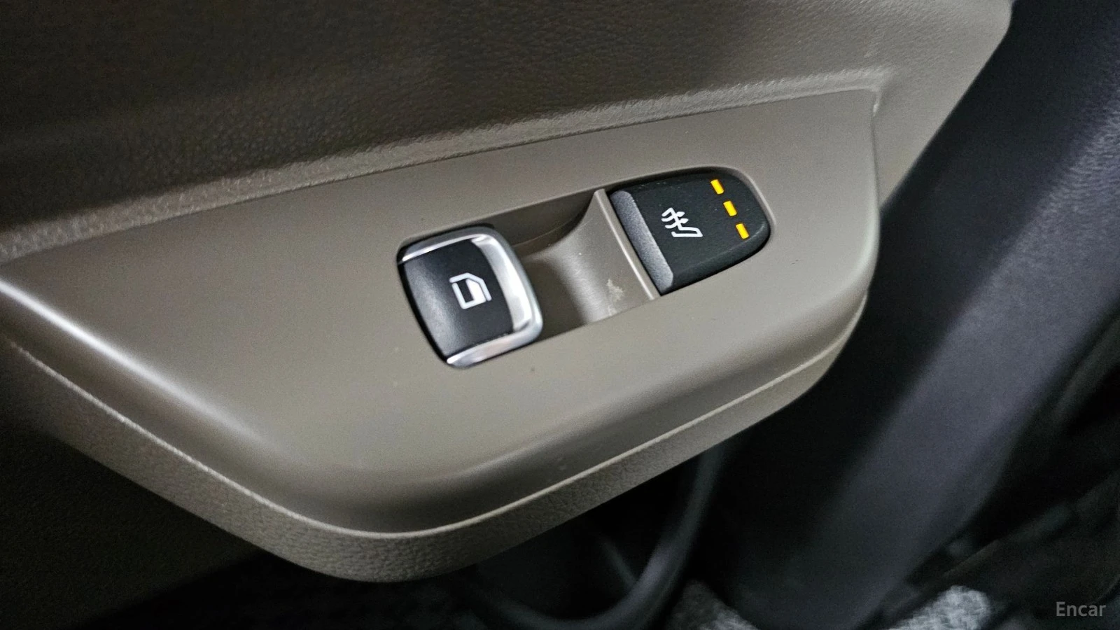 Kia Carnival 3.5* PRESTIGE* ПОДГРЕВ* ОБДУХВАНЕ* КАМЕРА* КОЖА* , снимка 16 - Автомобили и джипове - 55491622