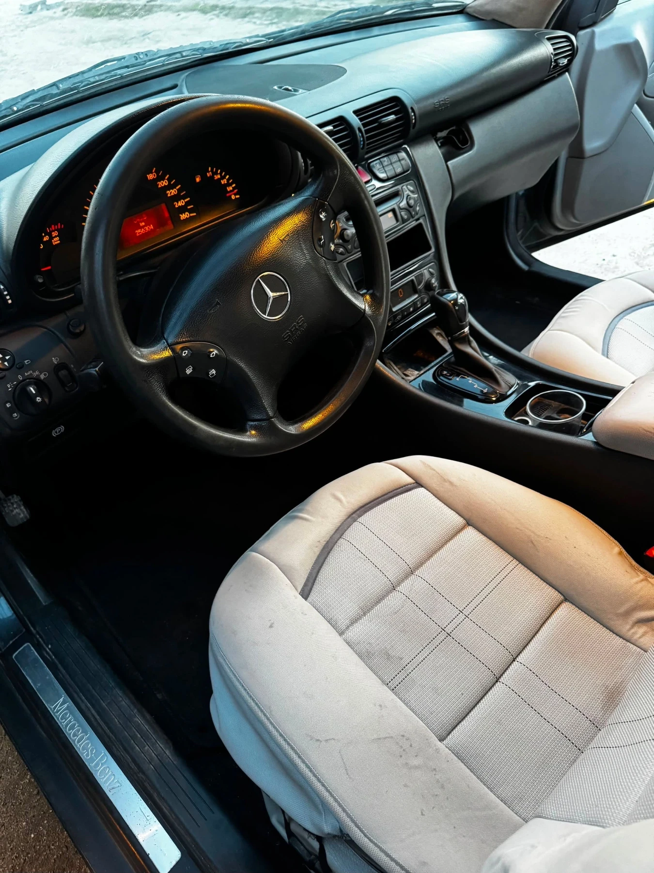 Mercedes-Benz C 220 Mercedes-Benz C 220 CDI W203 2.2 CDI   ~170 к.с.  , снимка 5 - Автомобили и джипове - 55730186