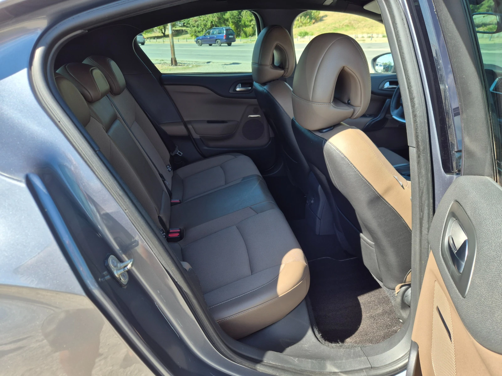 Citroen DS4 1.6HDI 110кс, снимка 10 - Автомобили и джипове - 56136166