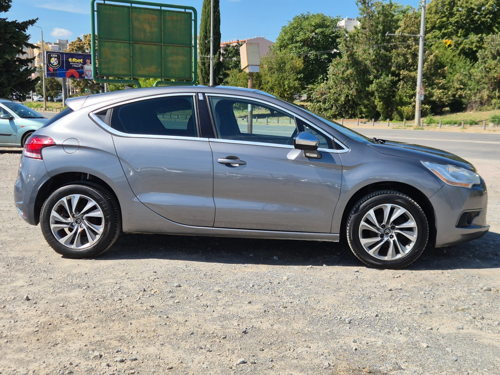 Citroen DS4 1.6HDI 110кс, снимка 6 - Автомобили и джипове - 56136166