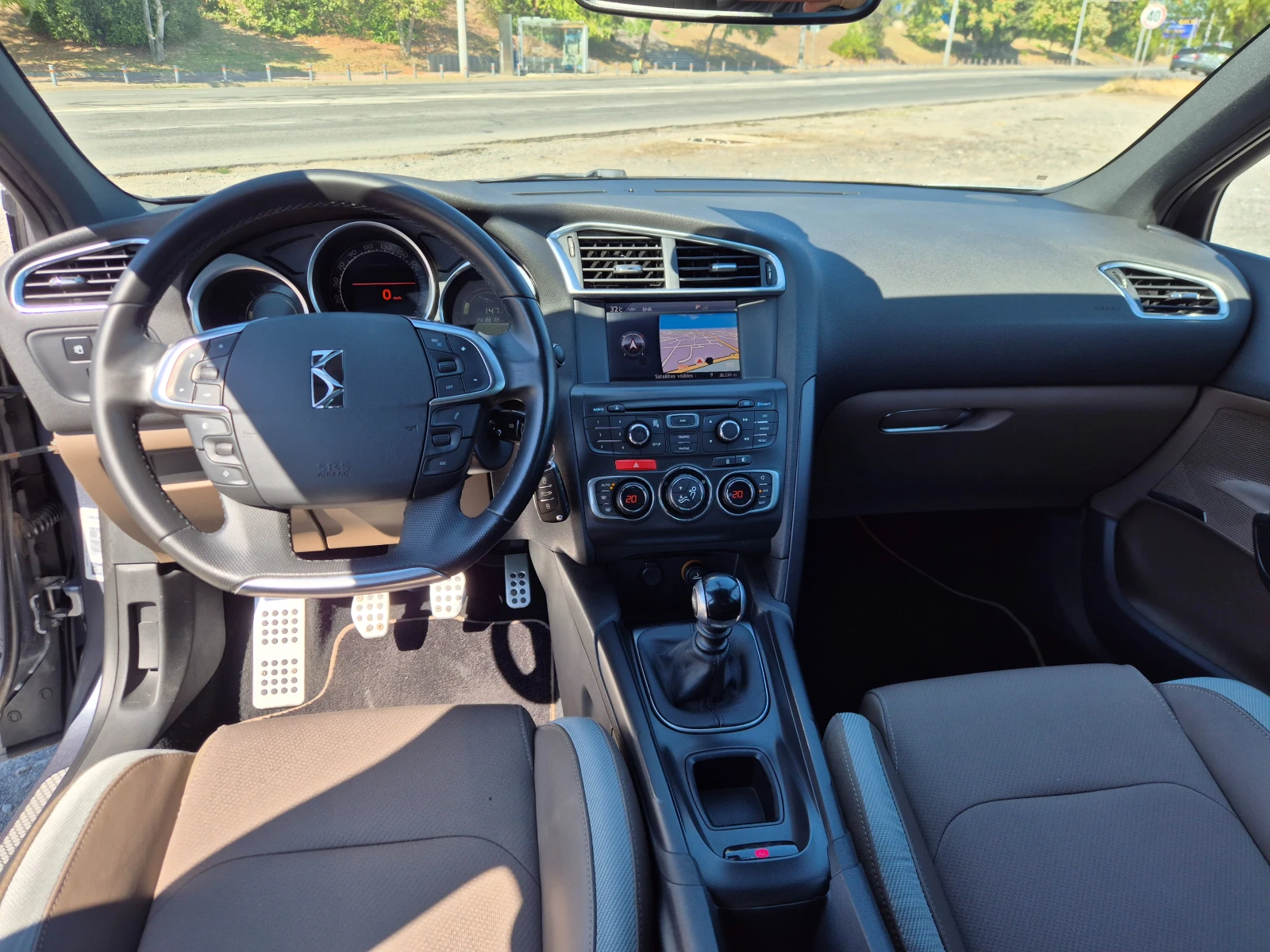 Citroen DS4 1.6HDI 110кс, снимка 14 - Автомобили и джипове - 56136166