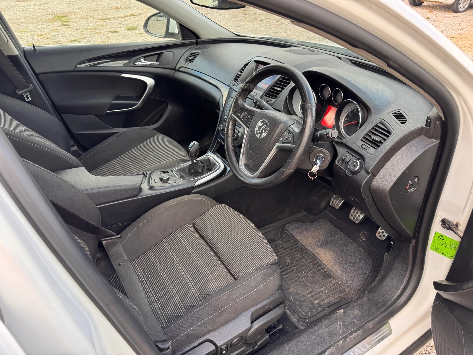 Opel Insignia 2.0D / НА ЧАСТИ, снимка 5 - Автомобили и джипове - 56607120