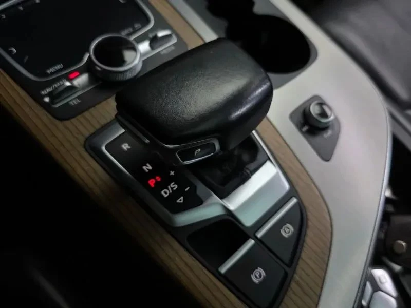 Audi Q7, снимка 9 - Автомобили и джипове - 56689599