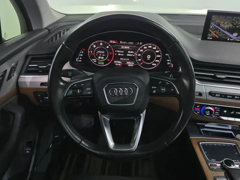 Audi Q7, снимка 13 - Автомобили и джипове - 56689599