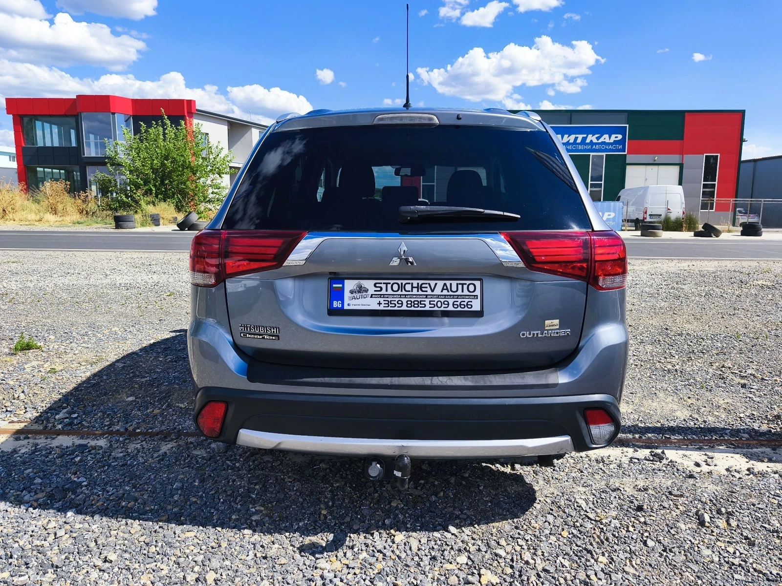 Mitsubishi Outlander 2.2DI-D facelift 7-places - изображение 4