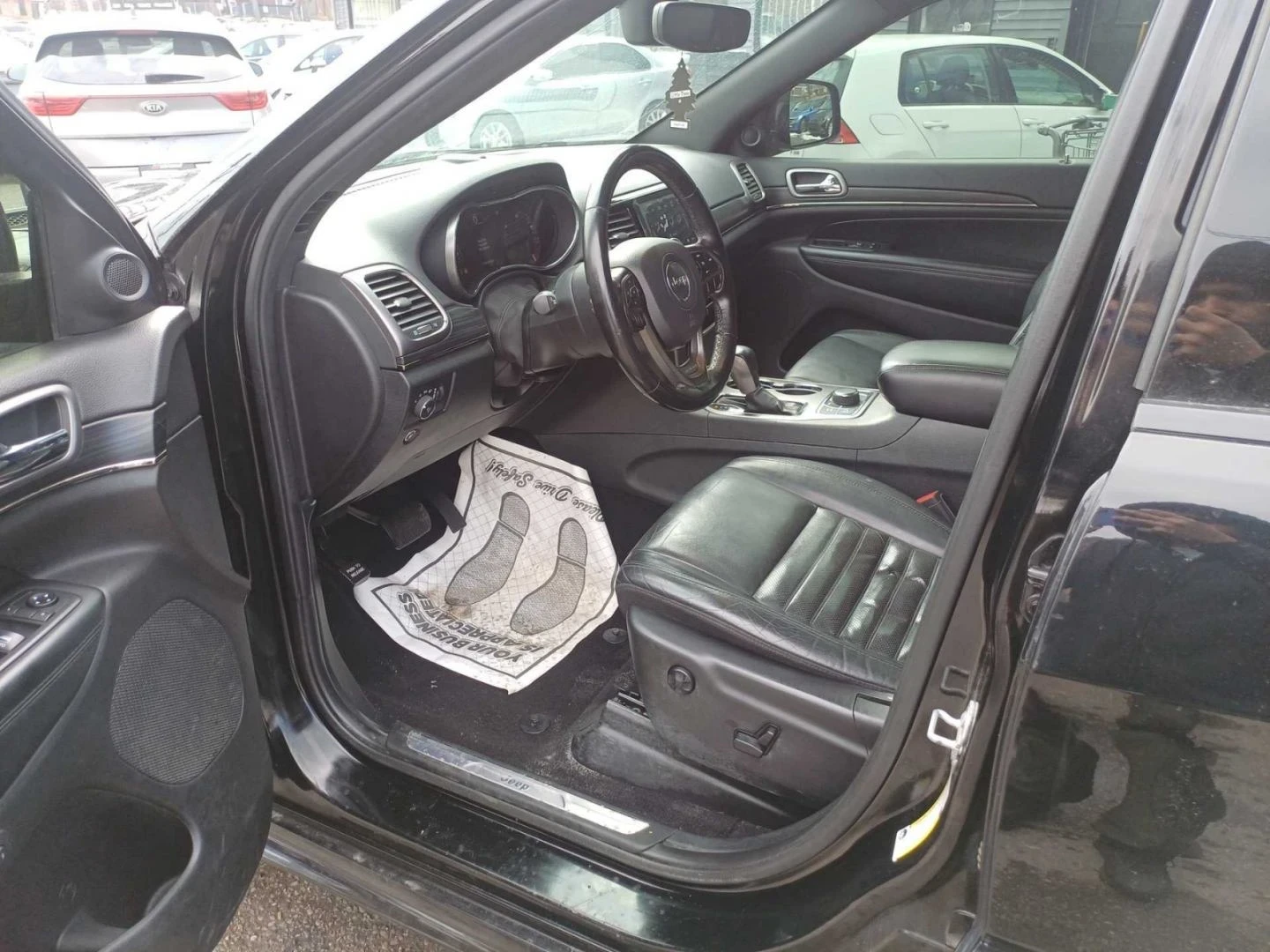 Jeep Grand cherokee Limited X* HEMI* CarPlay* Keyless* Камера* Подгрев, снимка 7 - Автомобили и джипове - 53950813